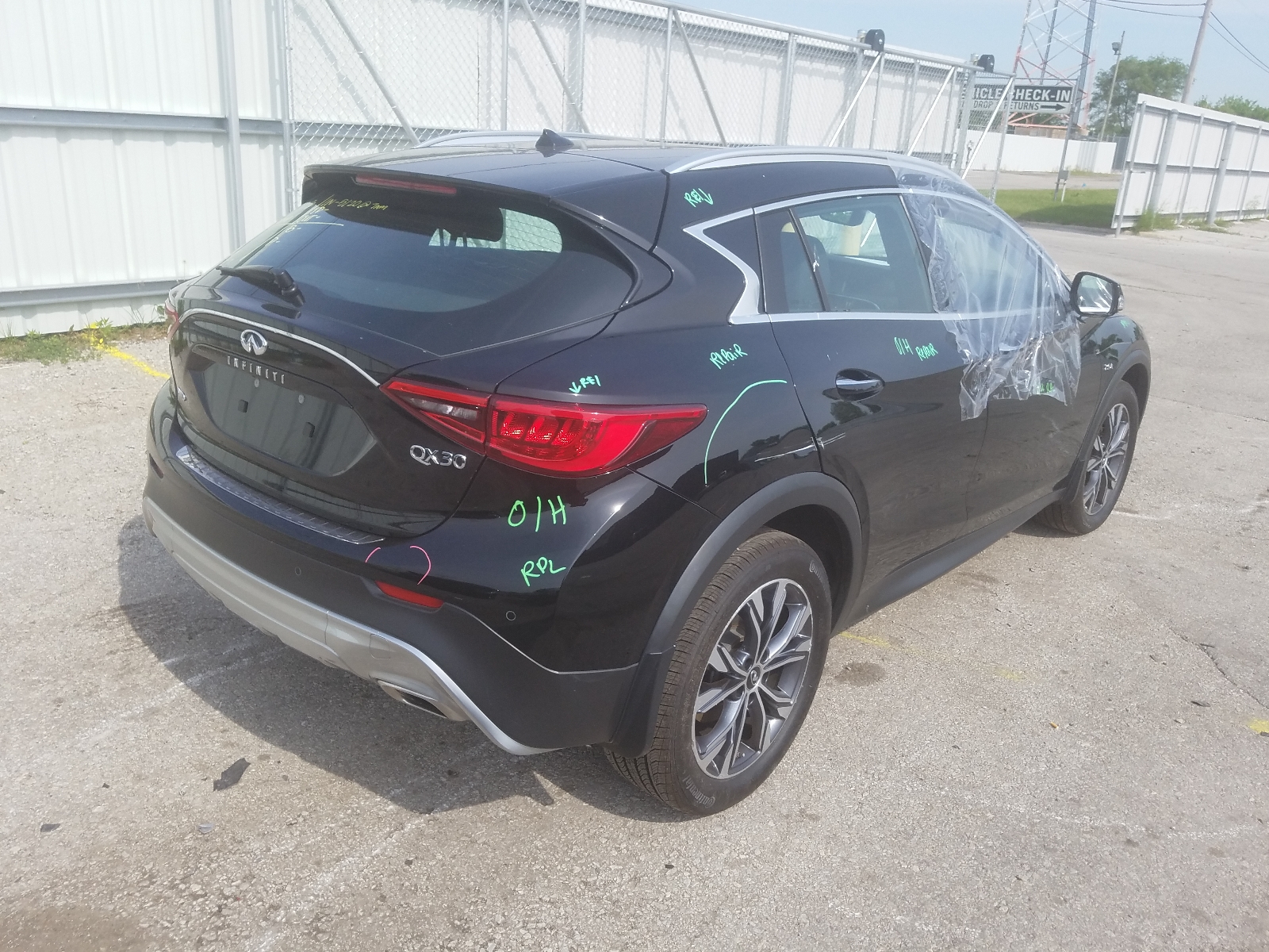 Infiniti Qx30 base 2018