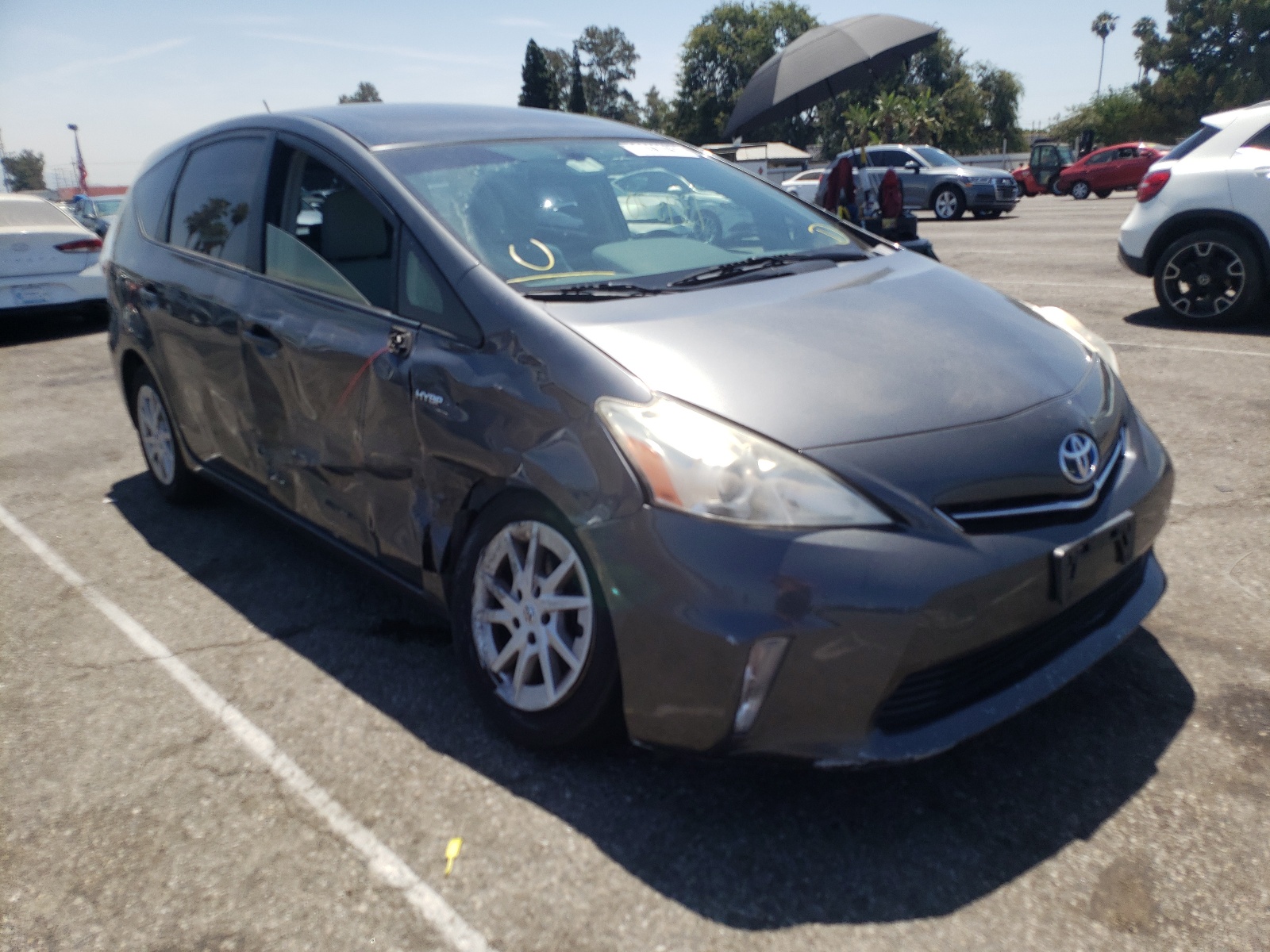 Toyota Prius v 2014