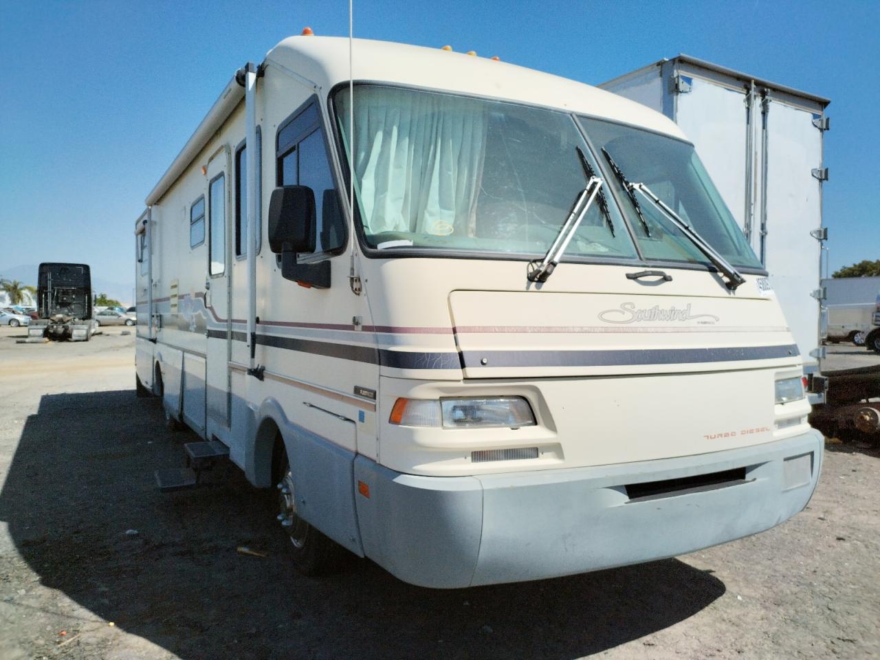 1993 OSHKOSH MOTOR TRUCK CO. CHASSIS X LINE VIN: 4CDR69R26P2302811