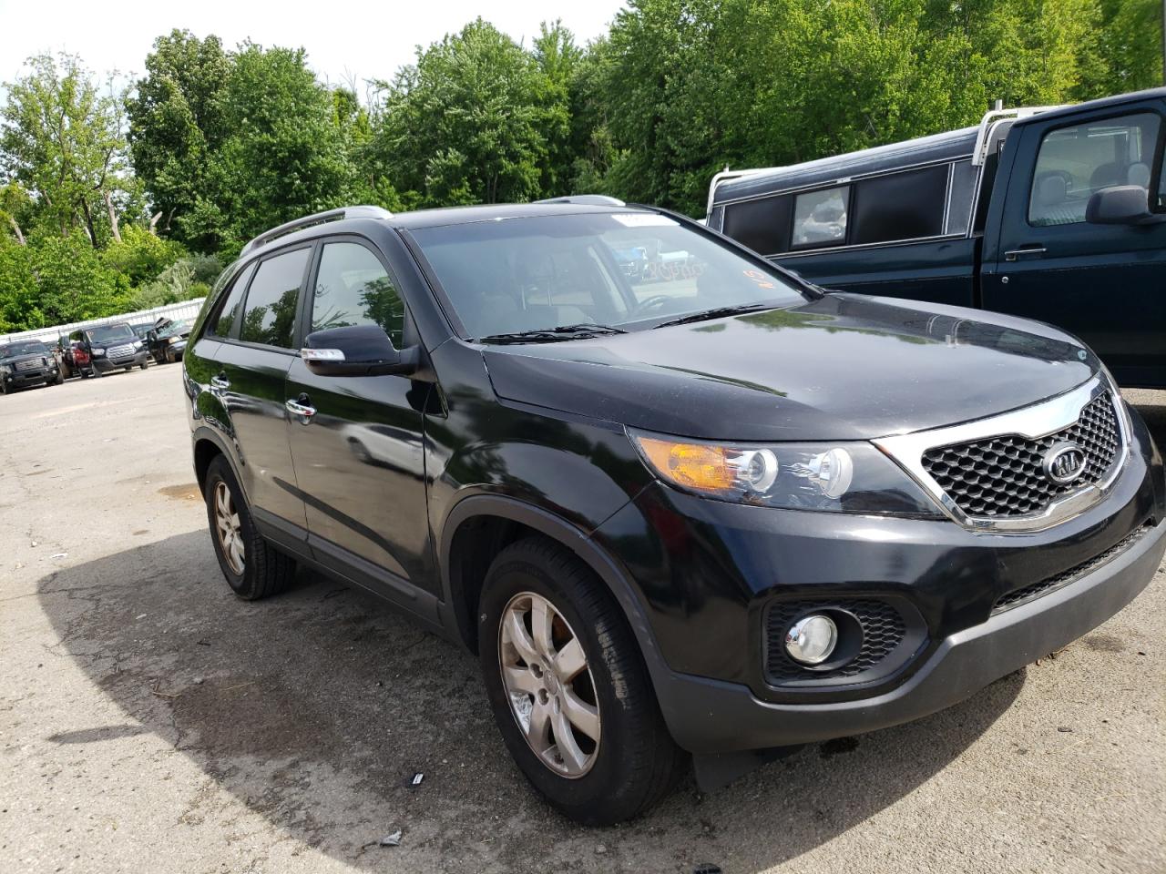 2013 KIA SORENTO LX VIN: 5XYKT3A60DG386567