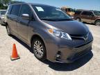 TOYOTA - SIENNA