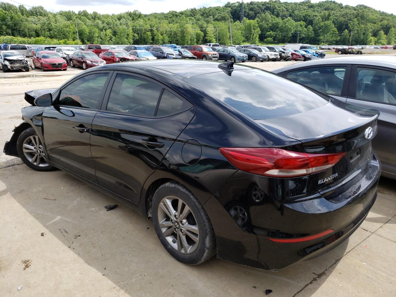 2017 HYUNDAI ELANTRA SE VIN: KMHD84LF4HU274674