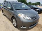 TOYOTA - SIENNA