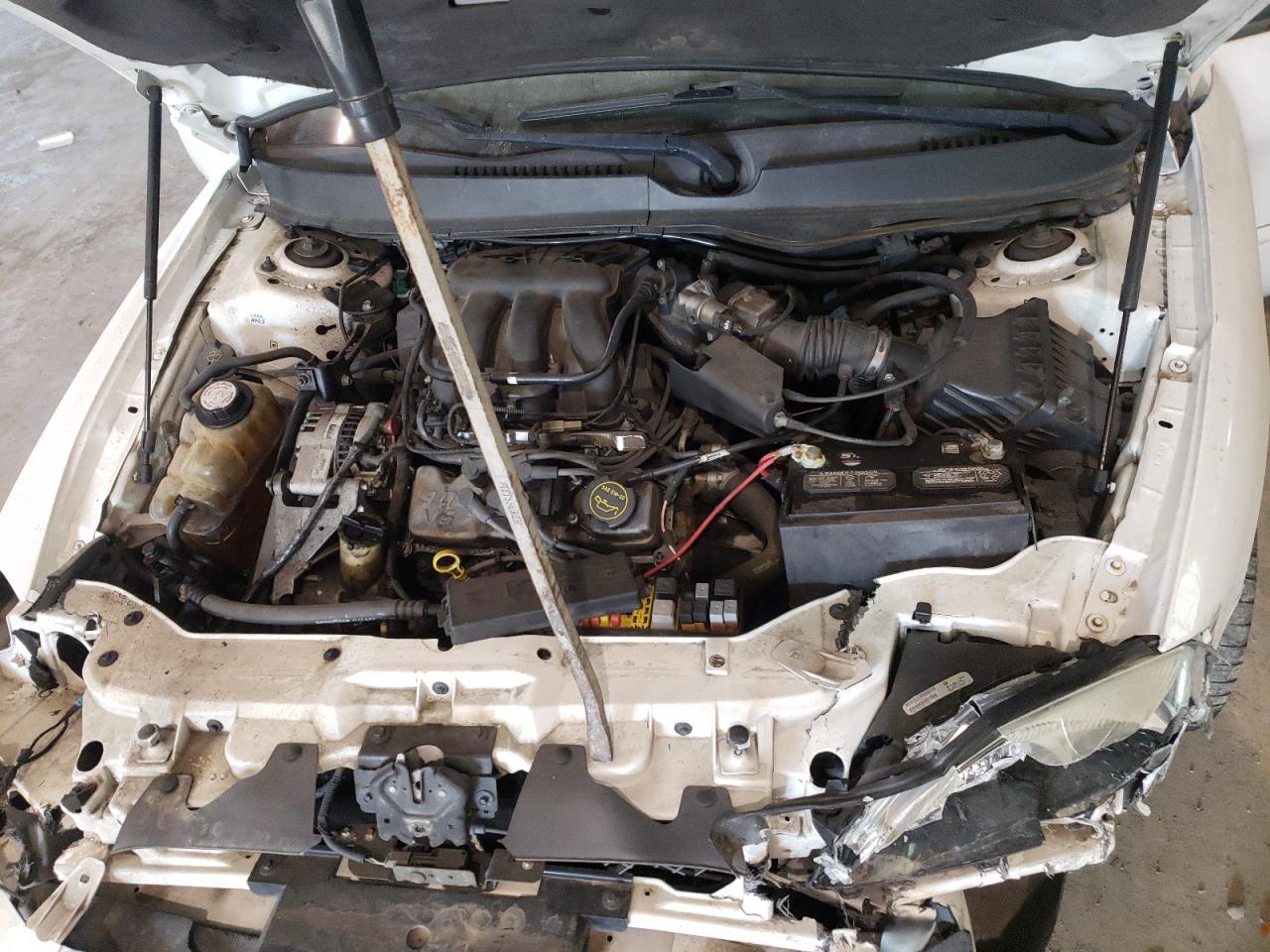 2005 FORD TAURUS SE VIN: 1FAFP53245A252955