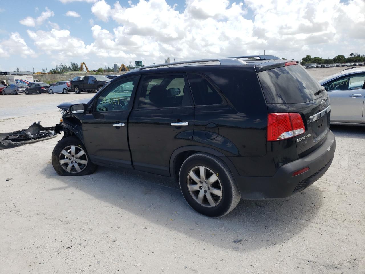 2011 KIA SORENTO BASE VIN: 5XYKT4A16BG179303