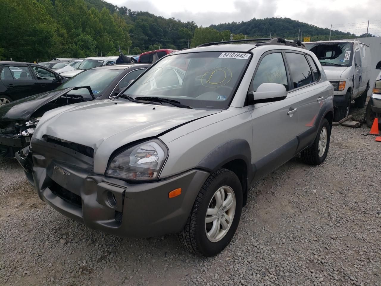 2008 HYUNDAI TUCSON SE VIN: KM8JN72D58U808567