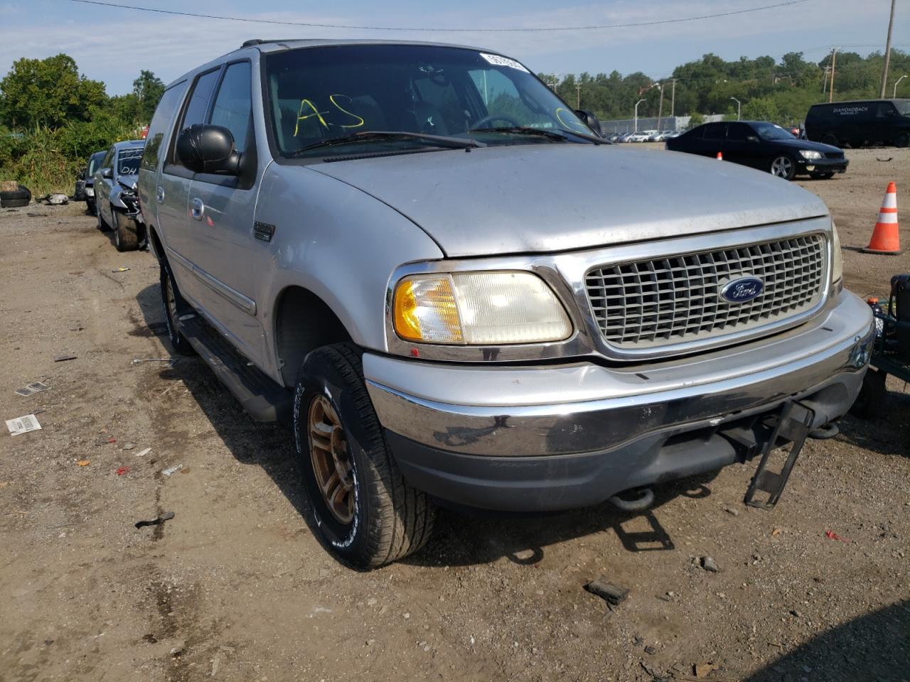 2000 FORD EXPEDITION XLT VIN: 1FMPU16L2YLC26945