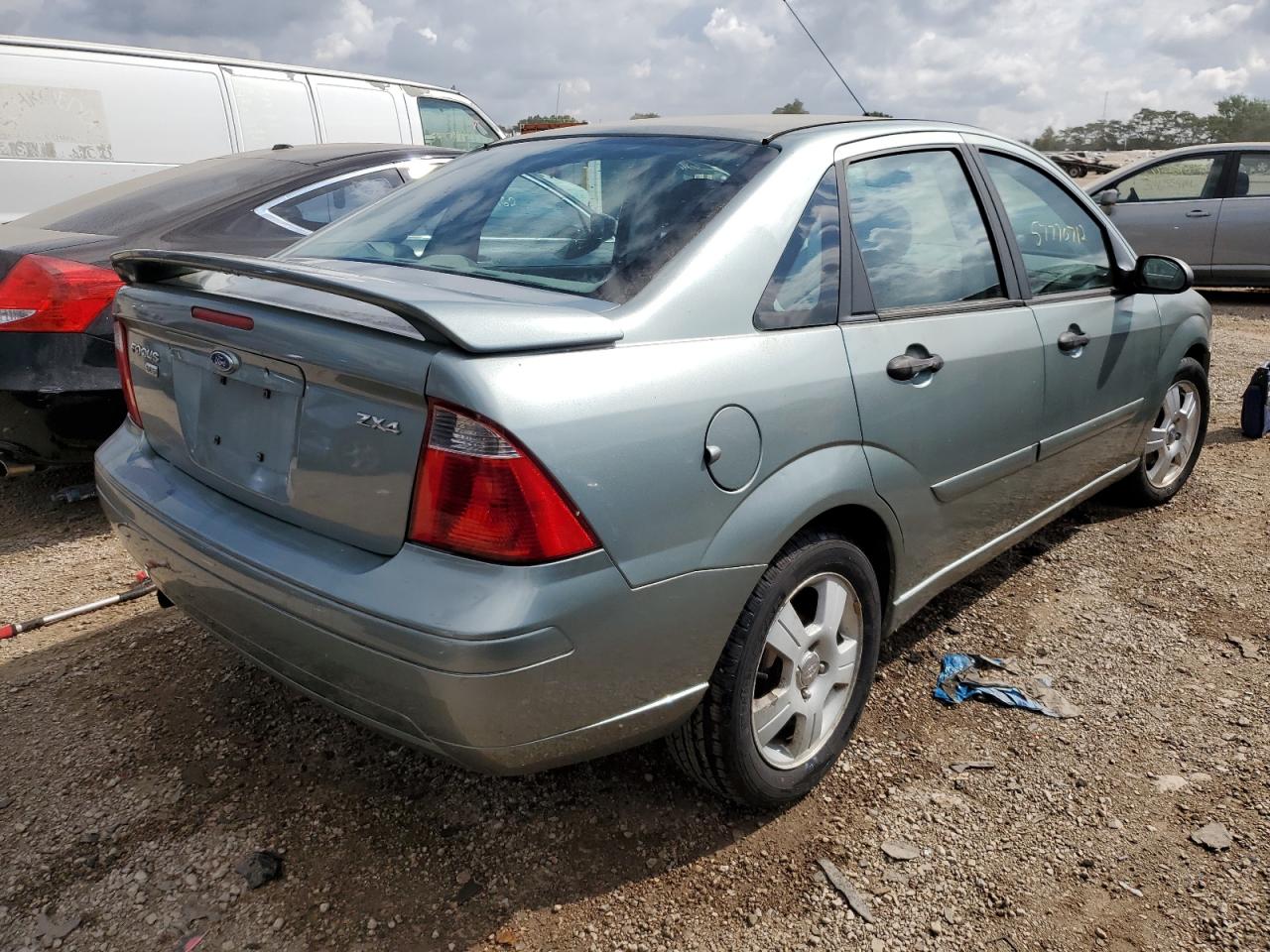 2005 FORD FOCUS ZX4 VIN: 1FAFP34NX5W154898