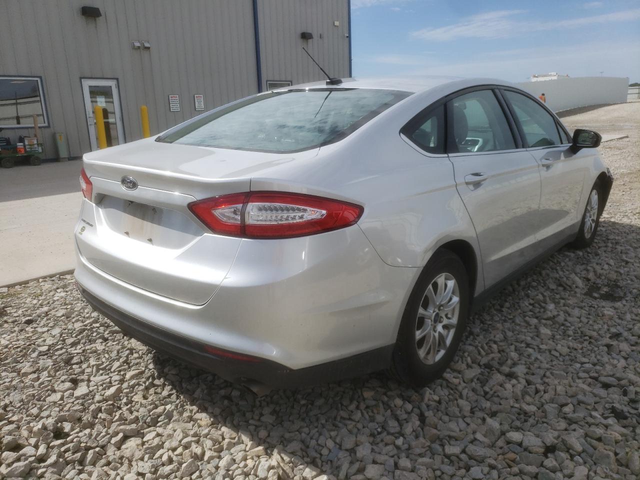 2015 FORD FUSION S VIN: 1FA6P0G71F5115085