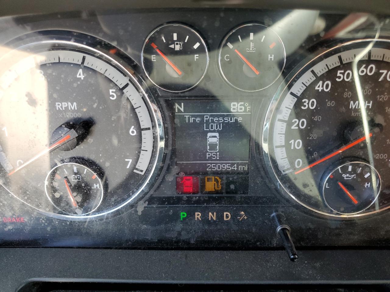 2010 DODGE RAM 1500 VIN: 1D7RB1CT2AS211628