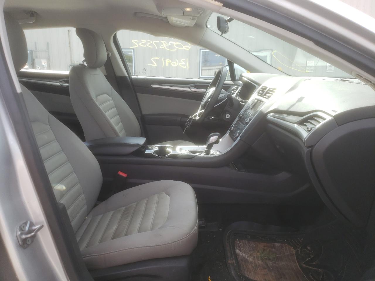 2015 FORD FUSION S VIN: 1FA6P0G71F5115085