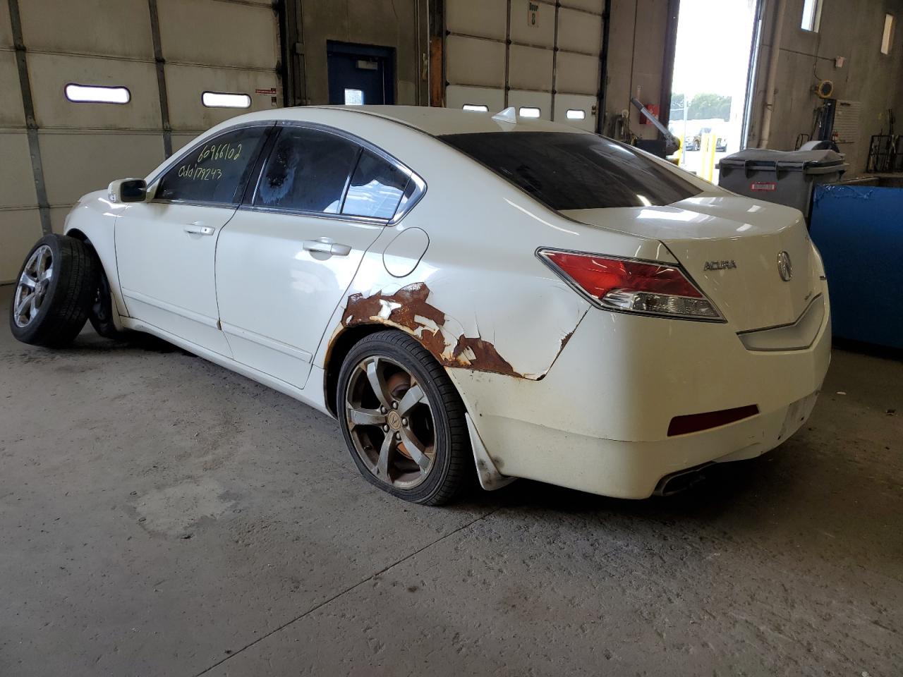 2010 ACURA TL VIN: 19UUA9F27AA009156