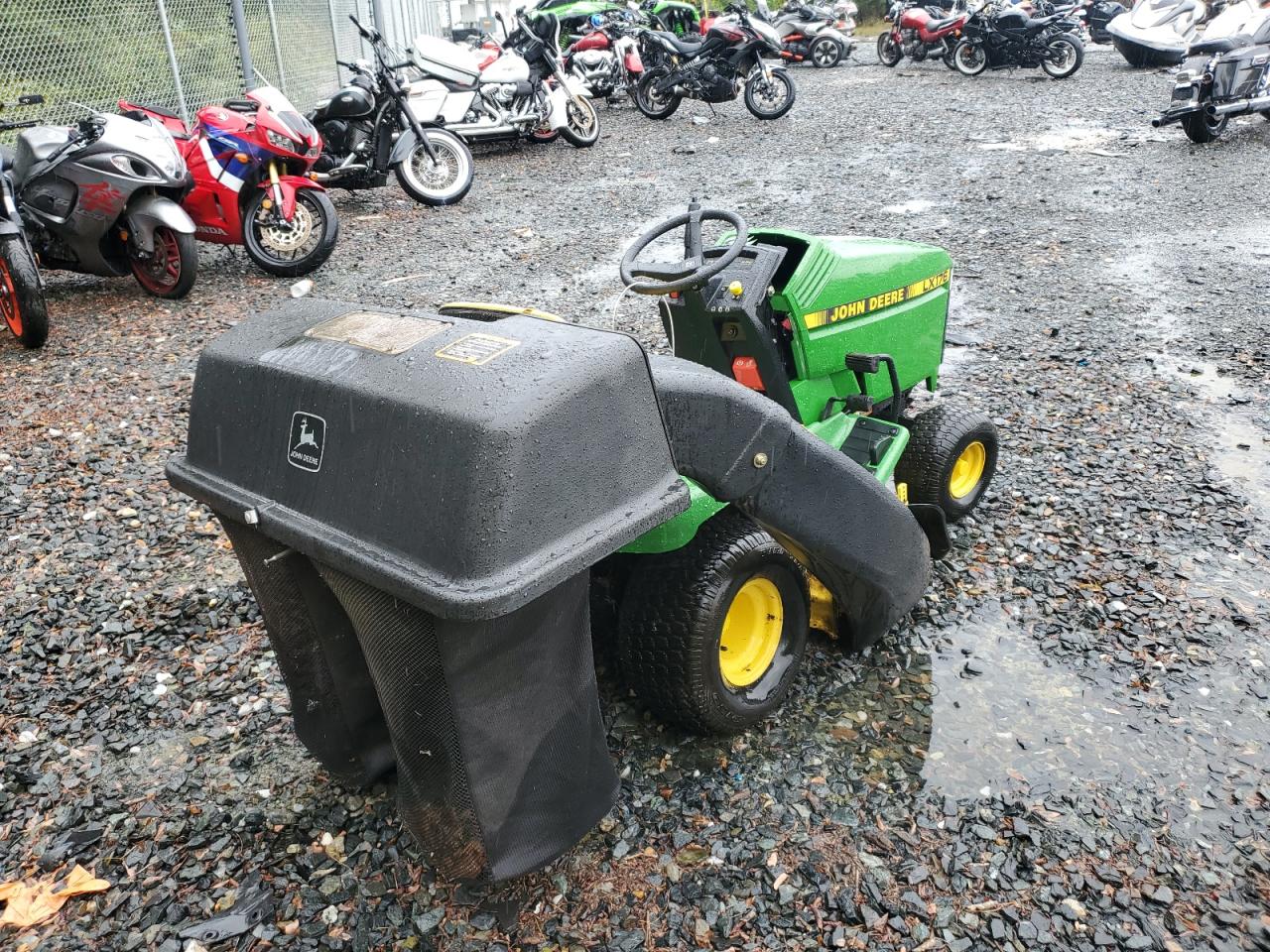 1995 JOHN DEERE MOWER VIN: 11