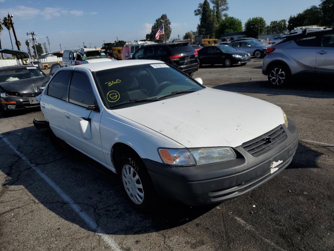 1998 TOYOTA CAMRY LE VIN: JT2BG28K8W0135315