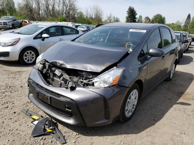 Toyota Prius v 2017