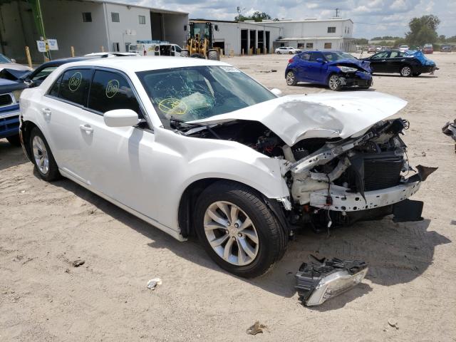 2015 Chrysler 300 Limite 3.6L for Sale in Riverview, FL - FRONT END