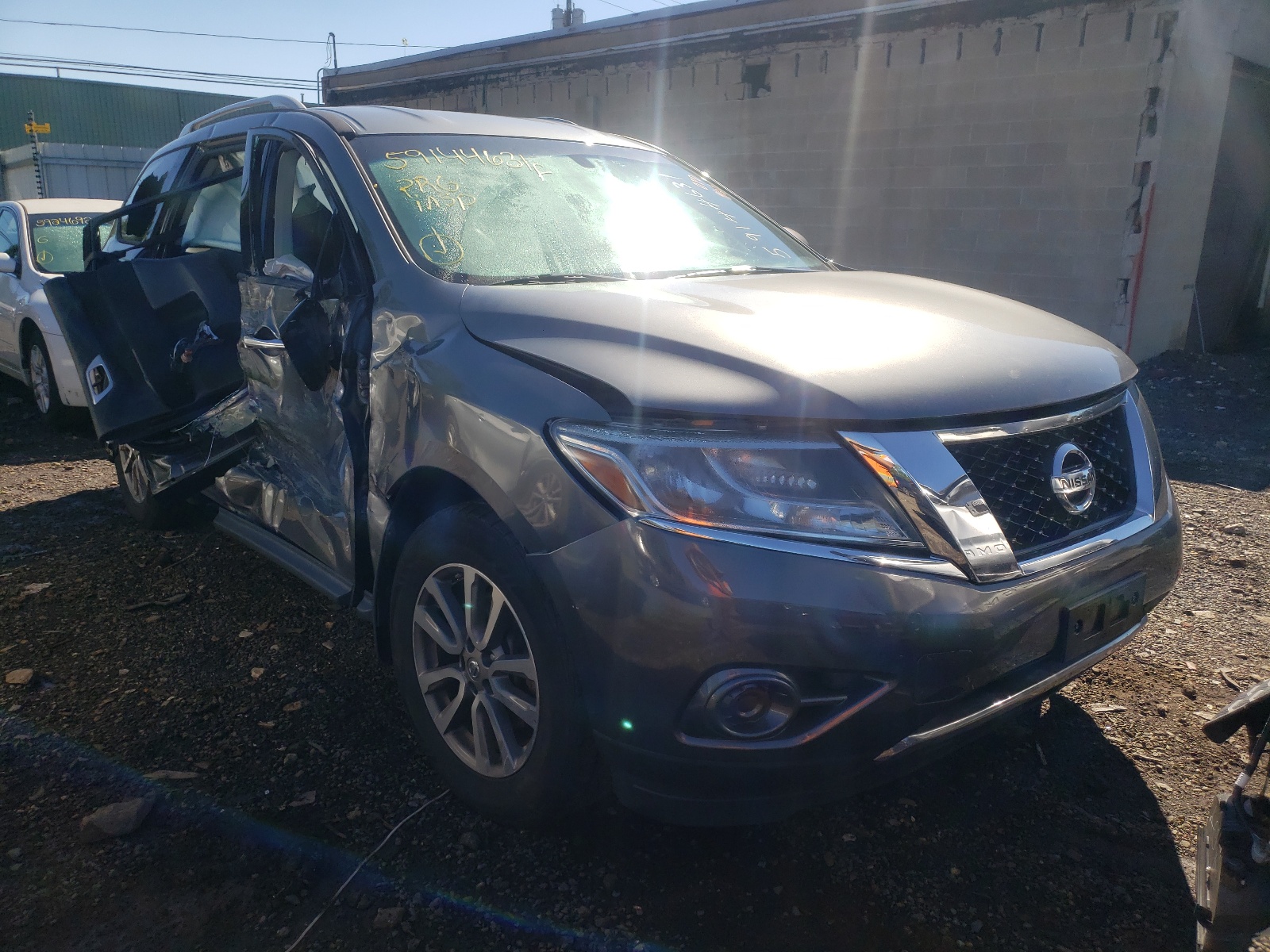 NISSAN PATHFINDER 2015, 5N1AR2MM2FC710734 — Auto Auction Spot