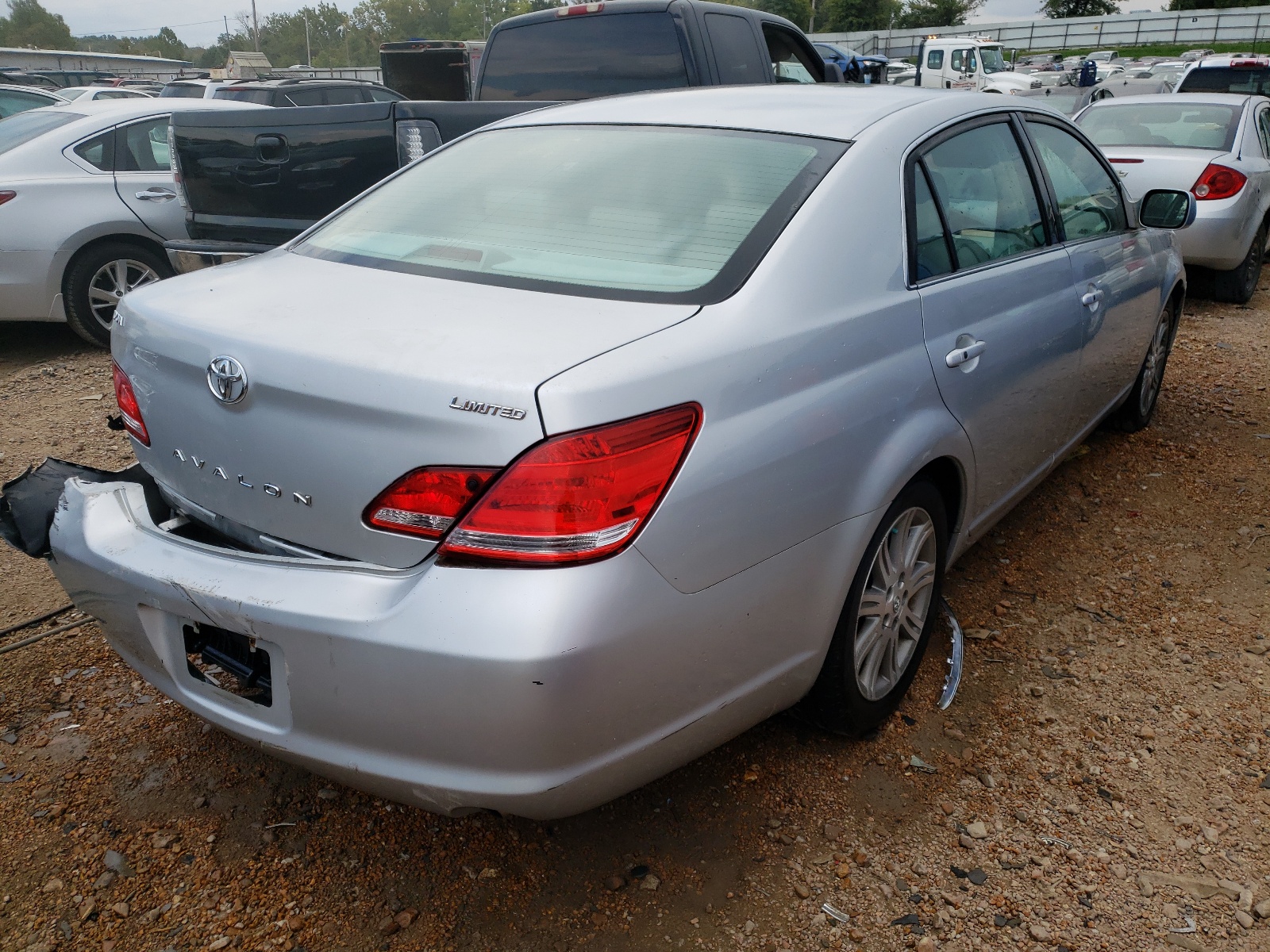 2005 Toyota Avalon Xl VIN: 4T1BK36B95U044040 Lot: 59369691