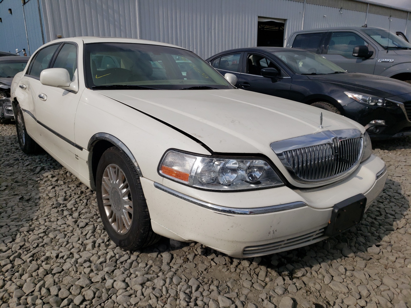 LINCOLN TOWN CAR S 2006, 1LNHM82W56Y642761 — Auto Auction Spot