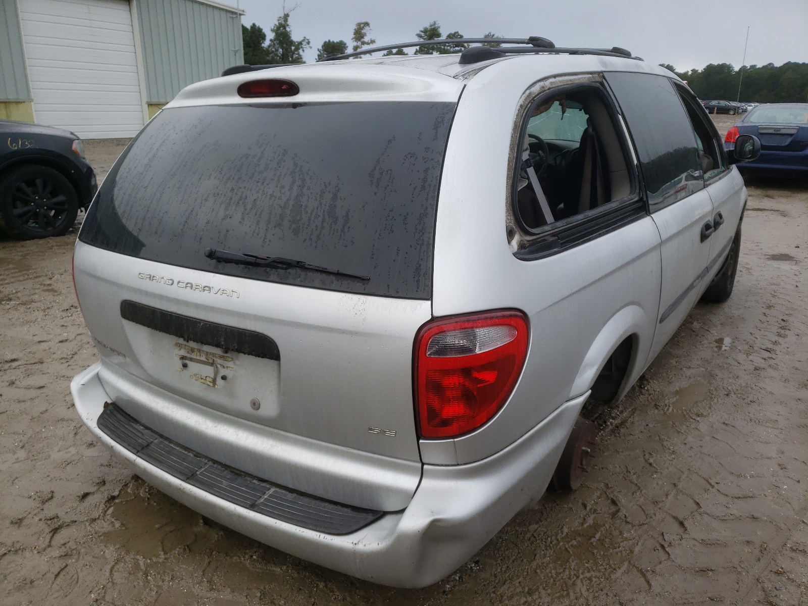 2003 Dodge Caravan - Image 4