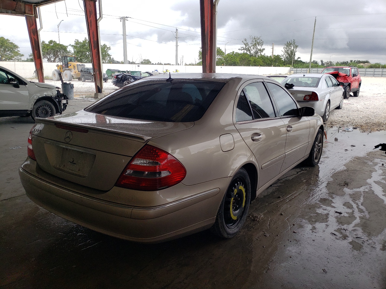 WDBUF65J54A444168 2004 Mercedes-Benz E 320