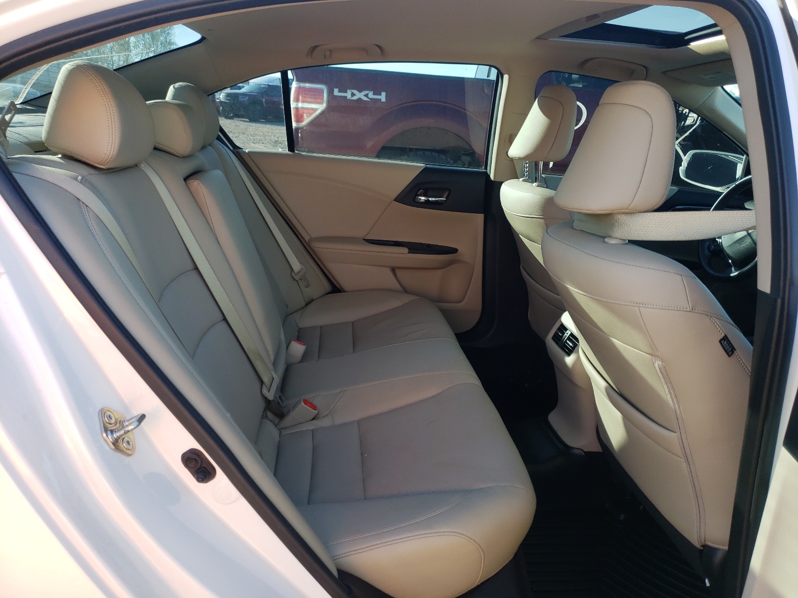 1HGCR2F83HA189360 HONDA ACCORD 2017