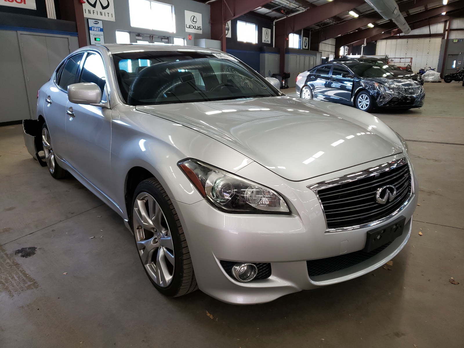 Infiniti m 37 vs Fuga