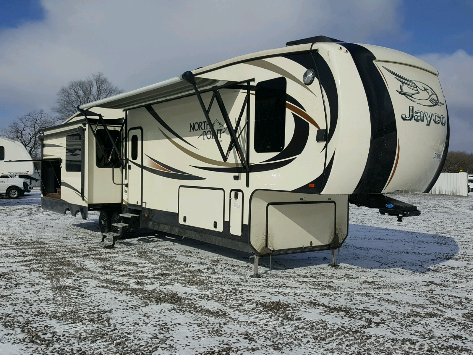 Salvage 2016 Jayco 5TH WHEEL Truck for Sale