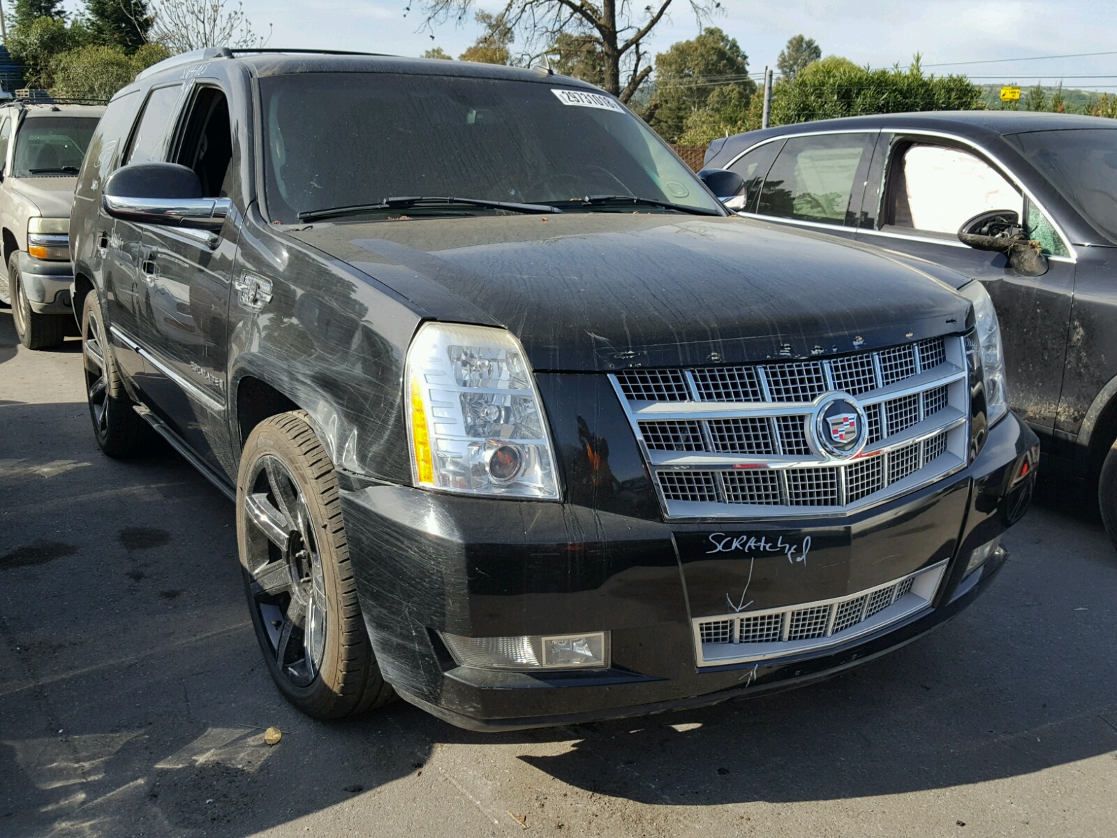 Salvaged CADILLAC ESCALADE For Auction - AutoBidMaster