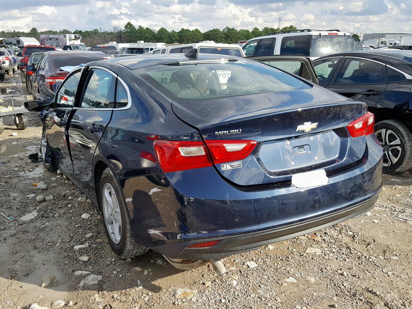 2018 Chevrolet Malibu - Image 3