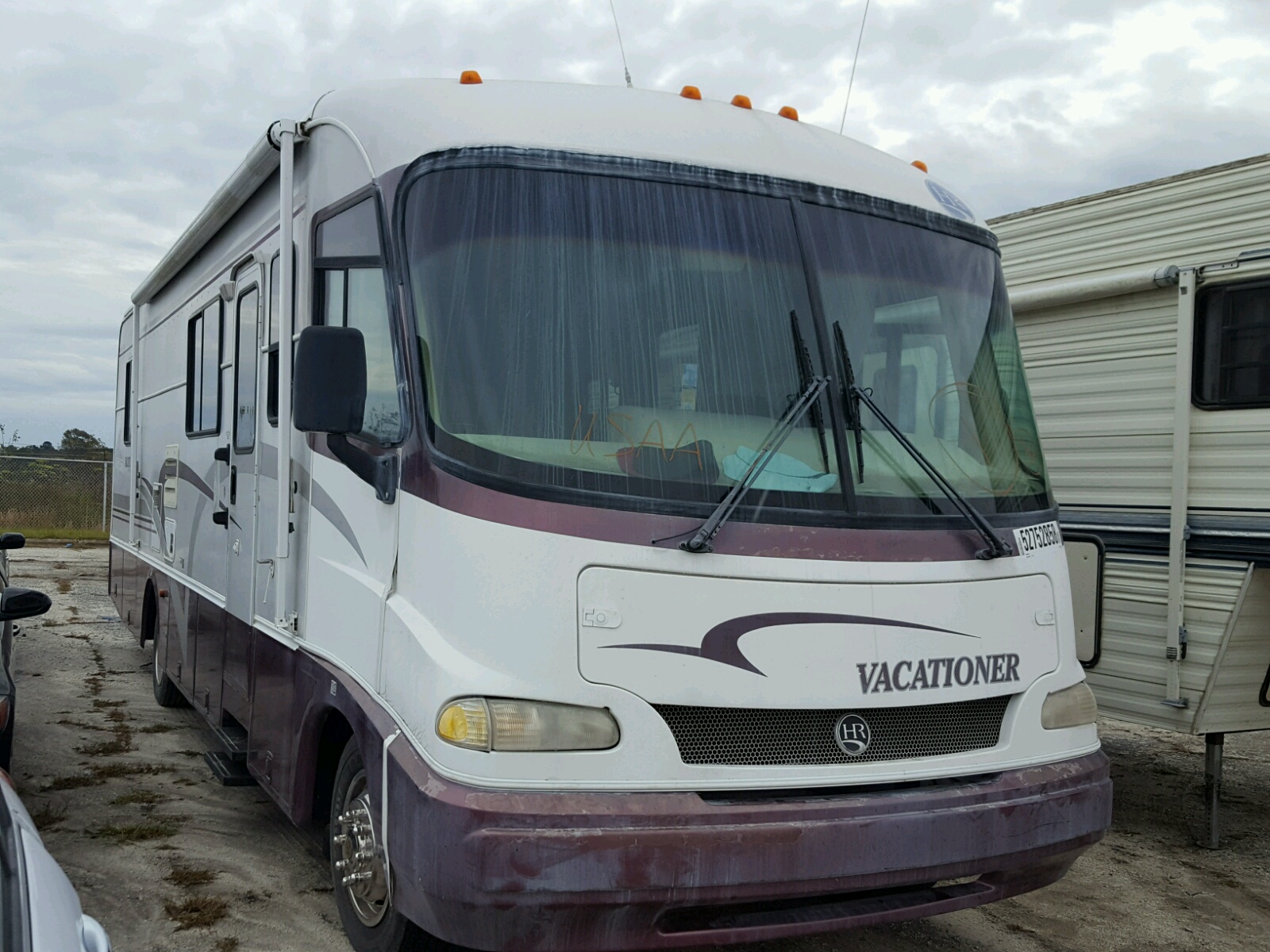 Salvage 1999 Monaco MOTORHOME Truck for Sale