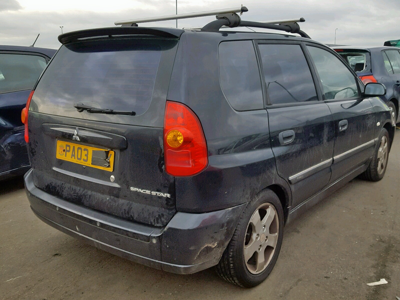 Mitsubishi space star 2003