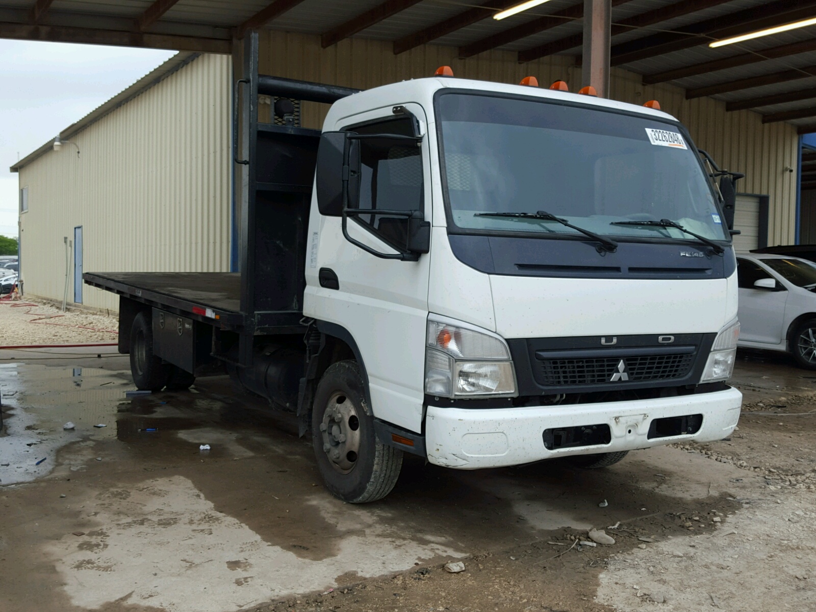 Mitsubishi fuso truck