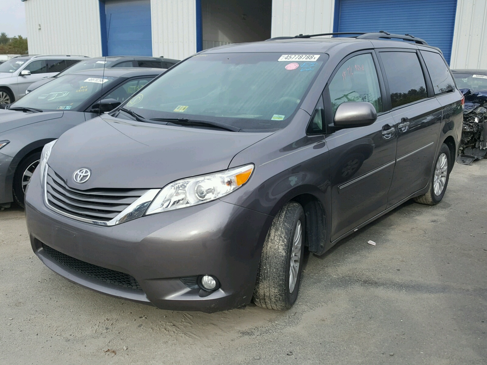 Toyota sienna 3