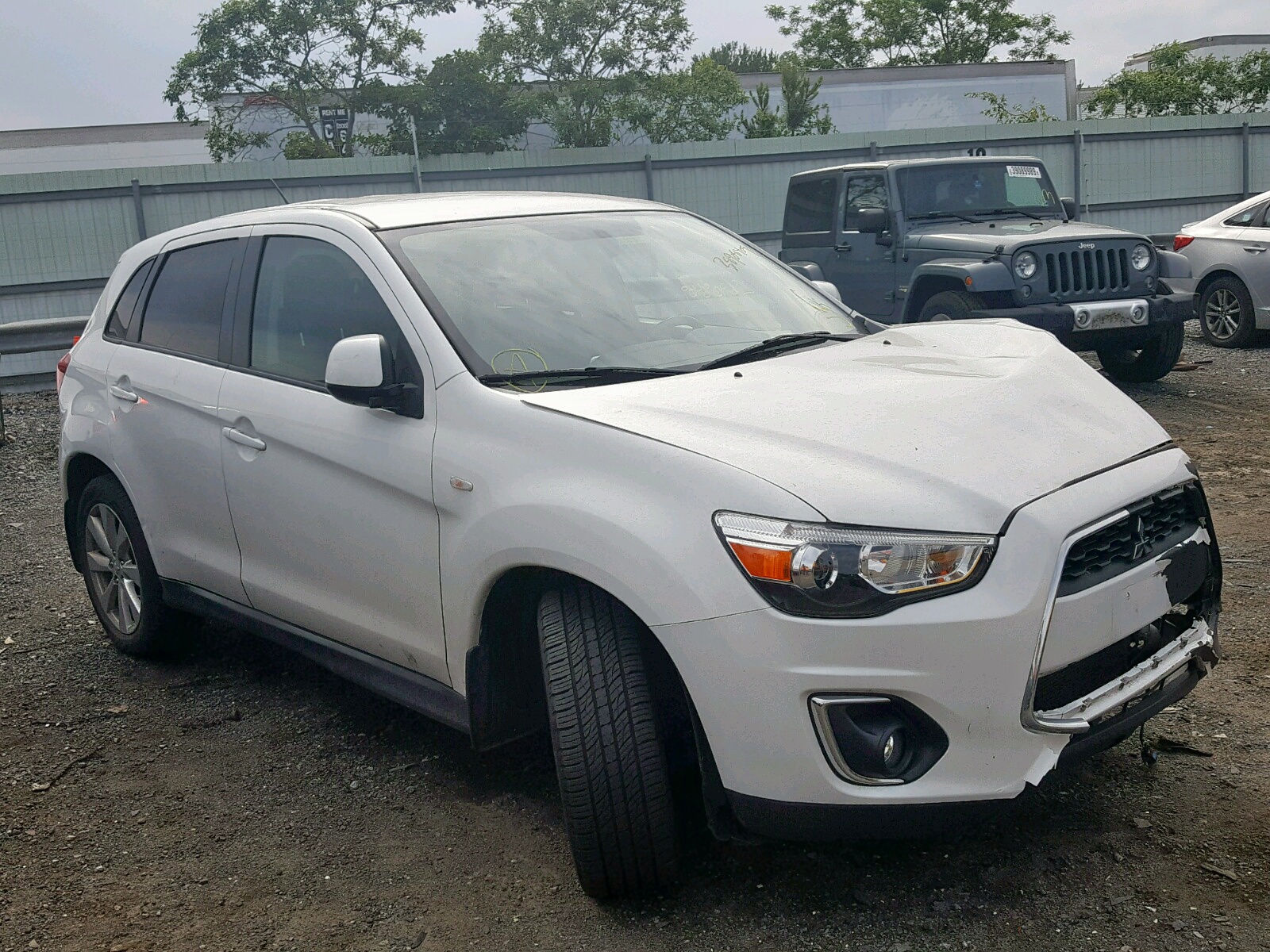 MITSUBISHI OUTLANDER 2014, 4A4AP3AU8EE028859 — Auto Auction Spot