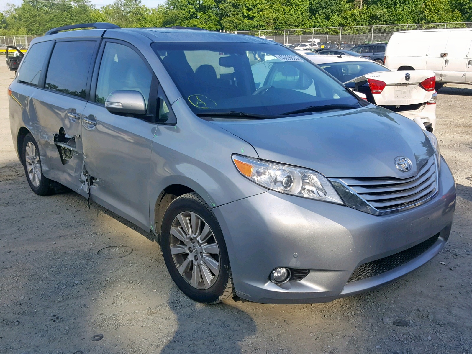 Toyota Sienna XLE 2014