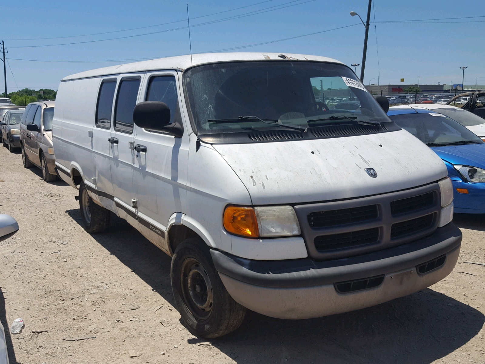 Dodge Ram van 2003