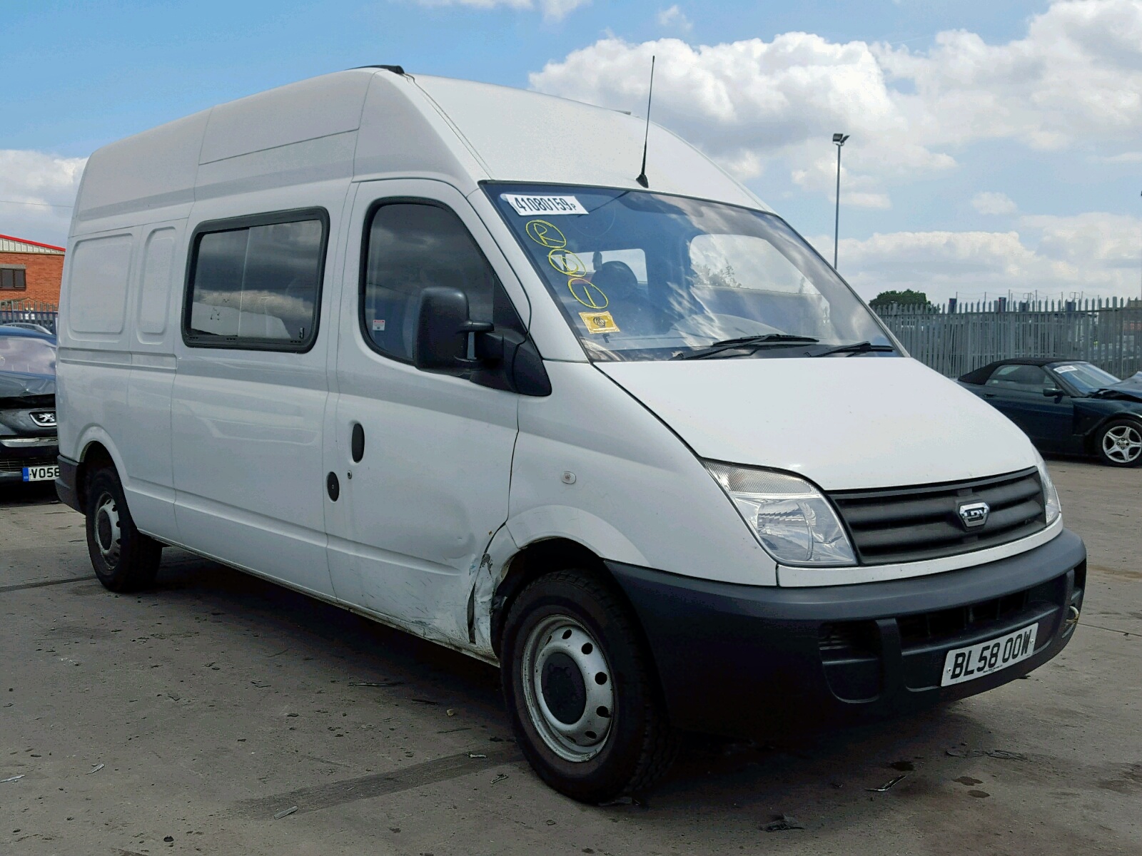 Автомобиль ldv maxus