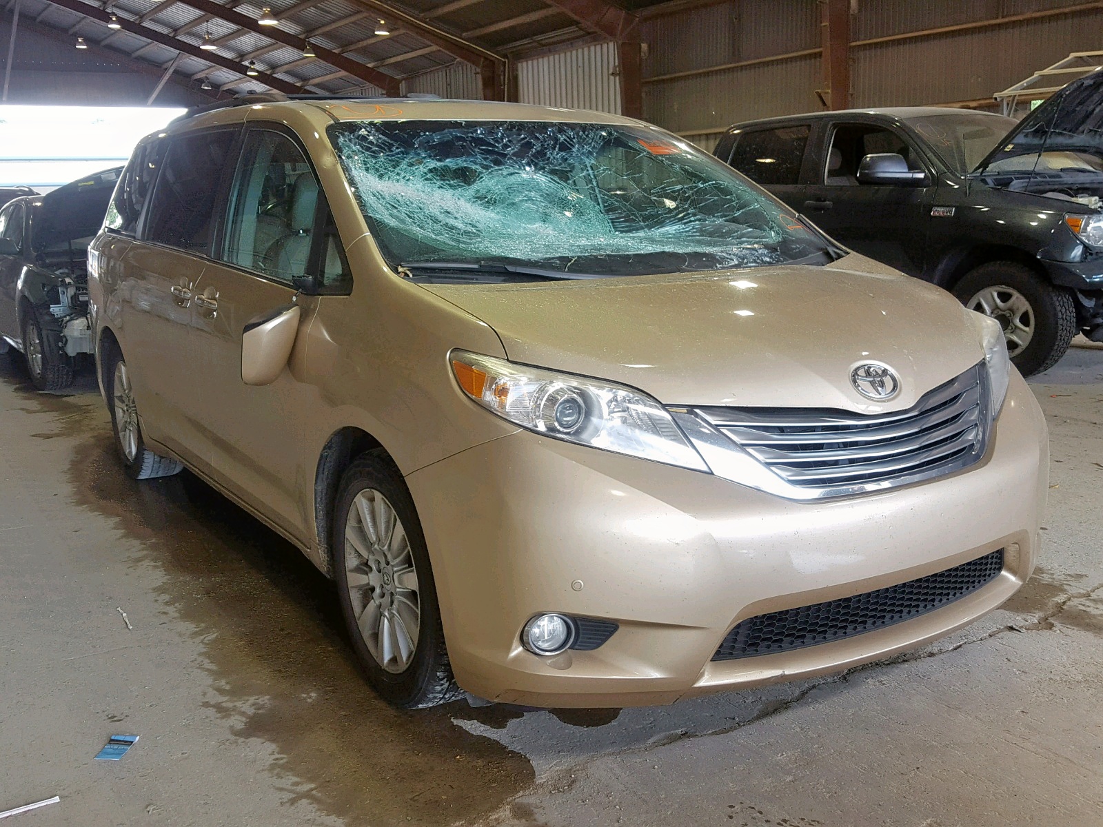 TOYOTA SIENNA XLE 2011, 5TDYK3DCXBS124733 — Auto Auction Spot