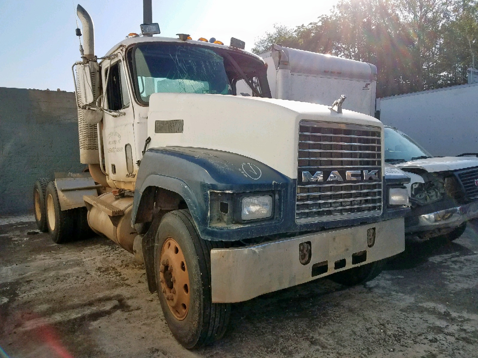 MACK 600 CH600 1996, 1M2AA18Y8TW058405 — Auto Auction Spot