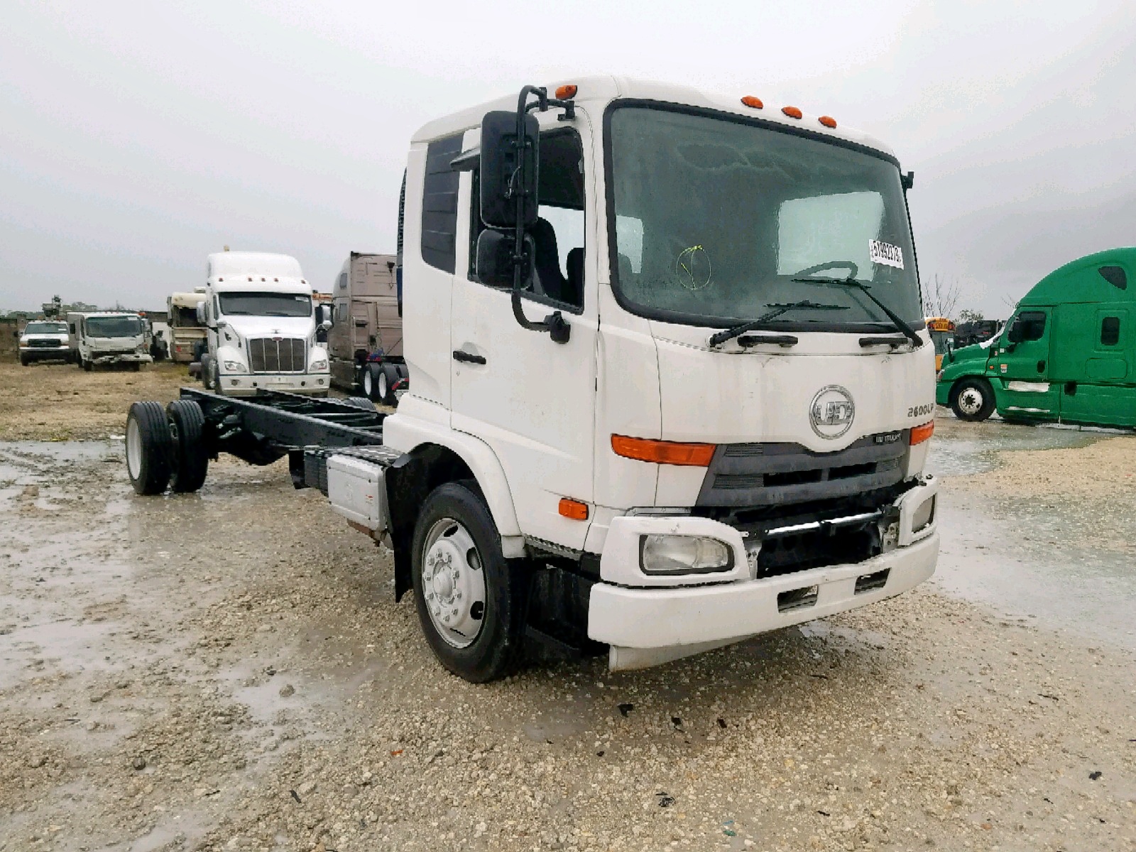 Nissan Diesel 2010Рі