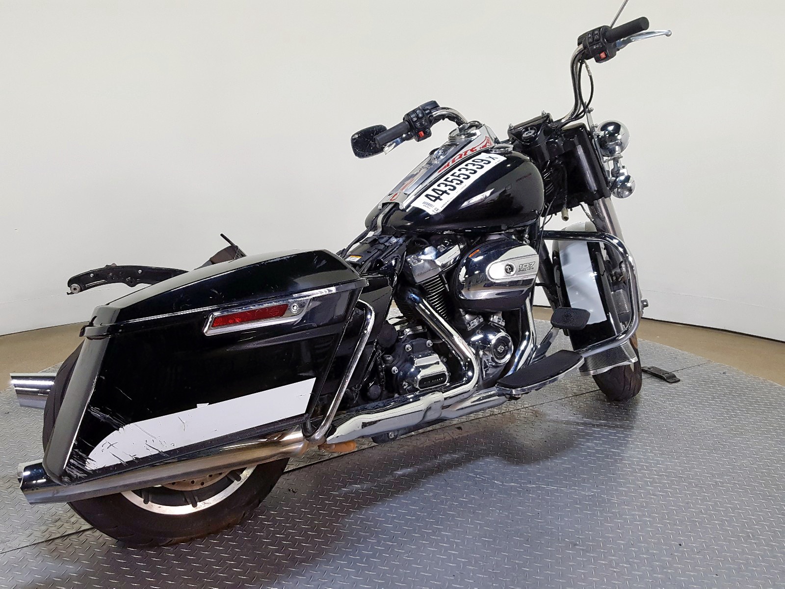 Salvage Motorcycles & Powersports 2017 HARLEYDAVIDSON FLHP POLICE