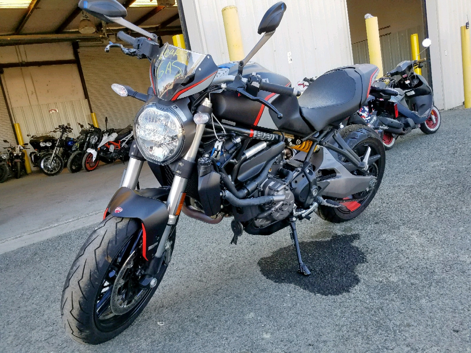 Ducati Monster 82