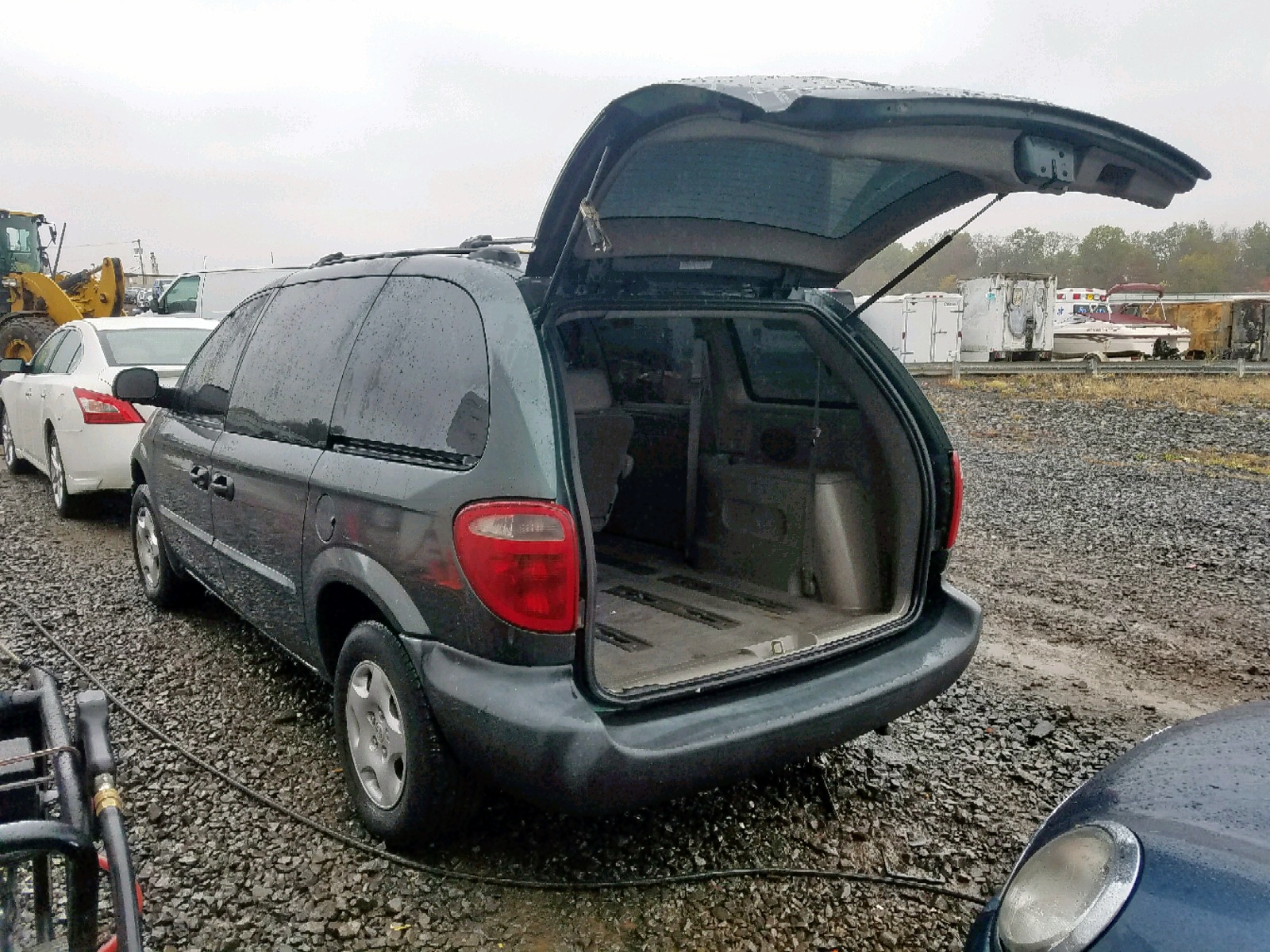 Караваны разбор. Додж Караван 2001. Dodge Caravan 2001 салон. Dodge Caravan 2002 двери.