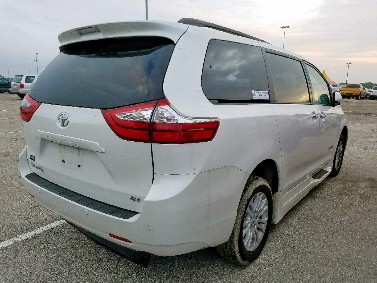 Toyota Sienna XLE