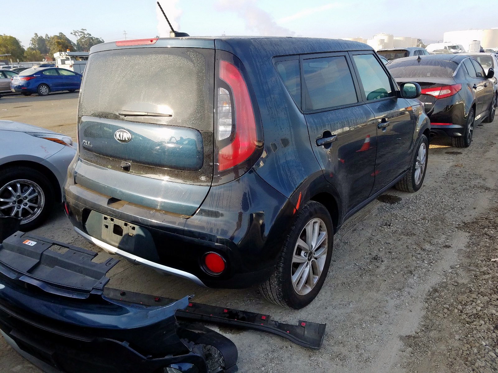 KNDJP3A51J7527176 2018 Kia Soul +