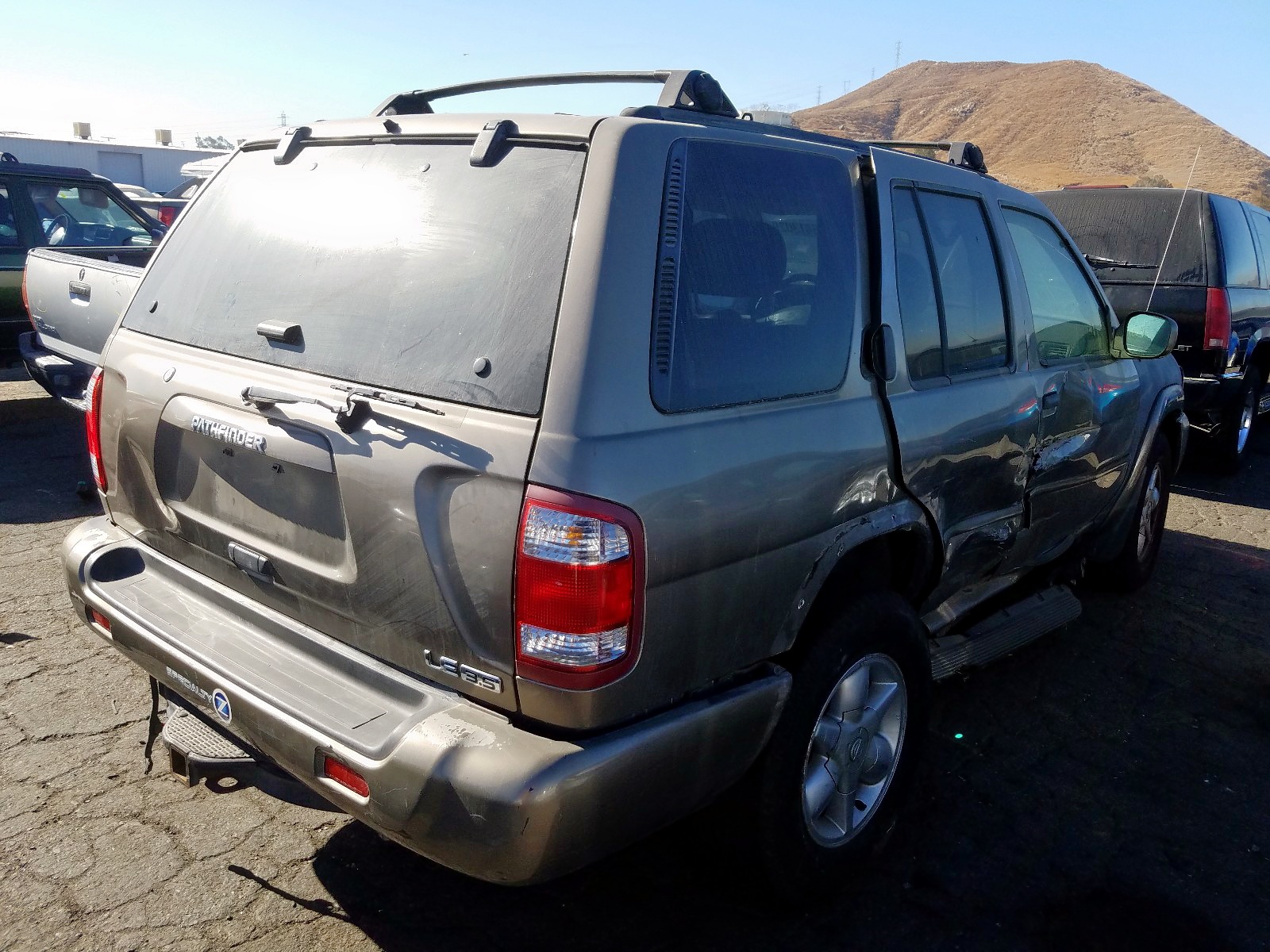Lot #3304544441 2001 NISSAN PATHFINDER