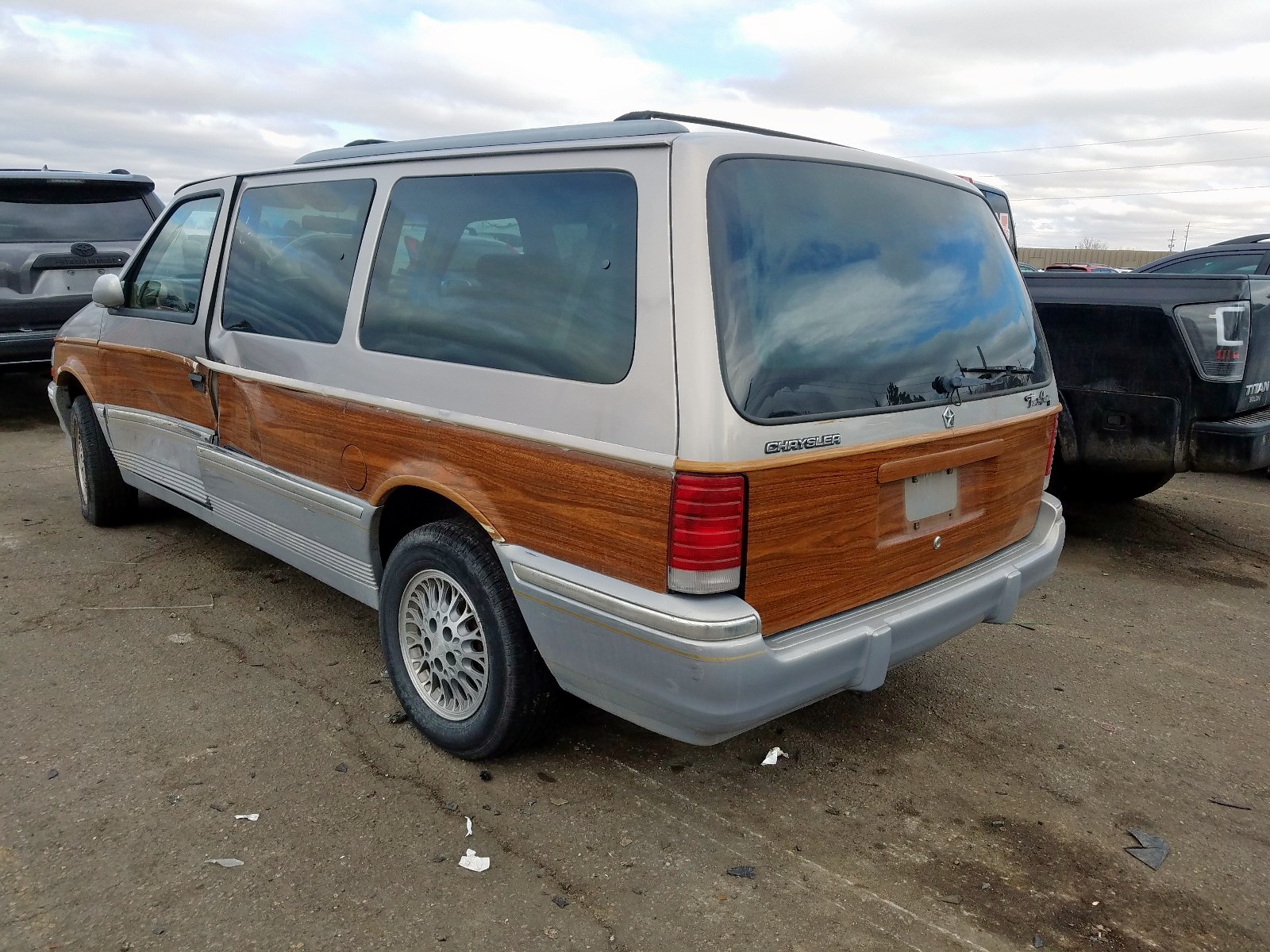 1993 chrysler minivan