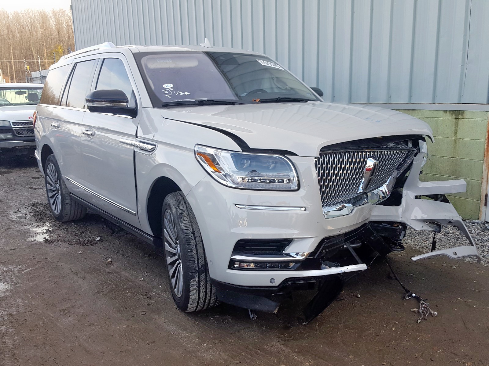 LINCOLN NAVIGATOR 2019, 5LMJJ2LT5KEL14907 — Auto Auction Spot