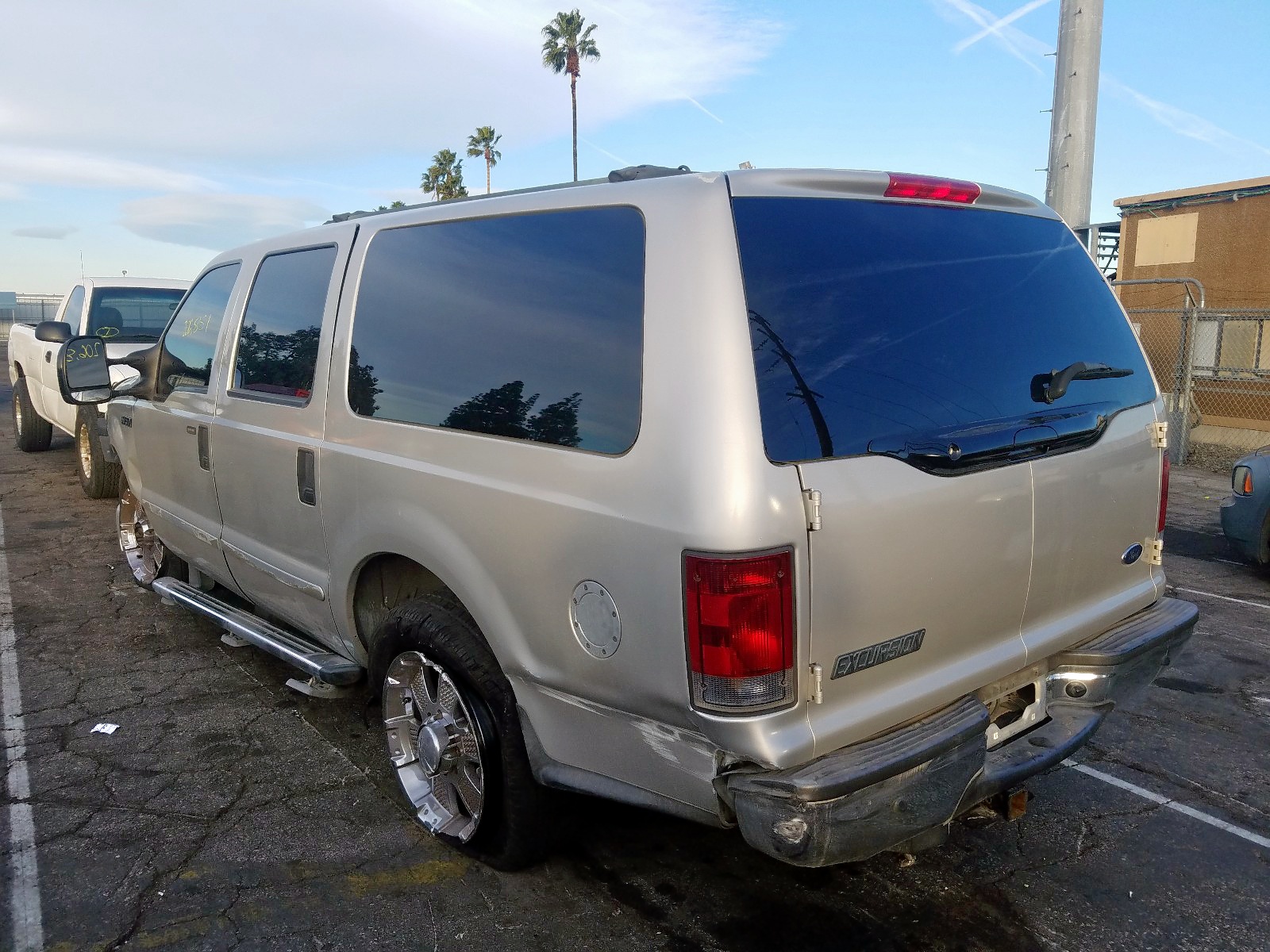 2005 FORD EXCURSION XLT for Sale CA VAN NUYS Fri. Jan 24, 2020 Used & Salvage Cars